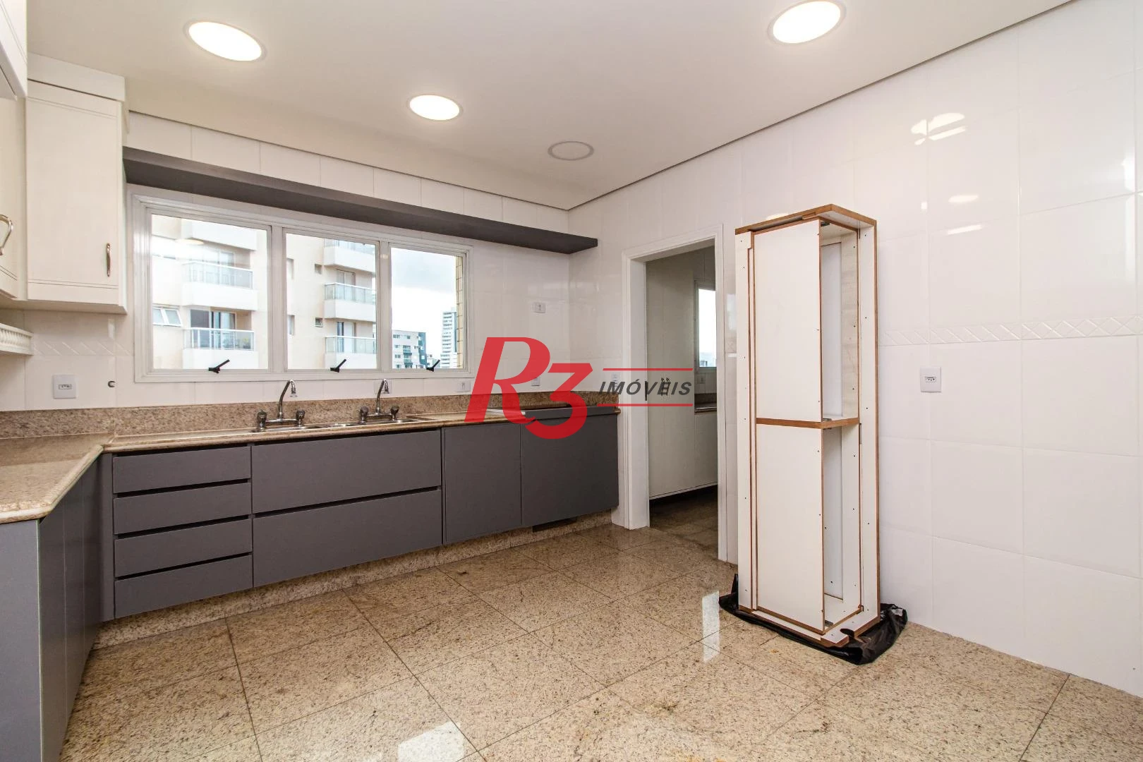 Apartamento com 3 dormitórios para alugar, 180 m² por R$ 10.800,02/mês - Boqueirão - Santos/SP