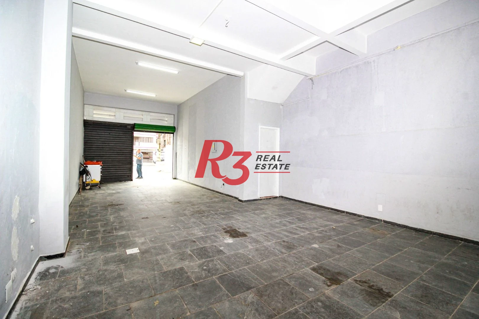 Loja, 570 m² - venda por R$ 3.000.000,00 ou aluguel por R$ 26.060,00/mês - Encruzilhada - Santos/SP
