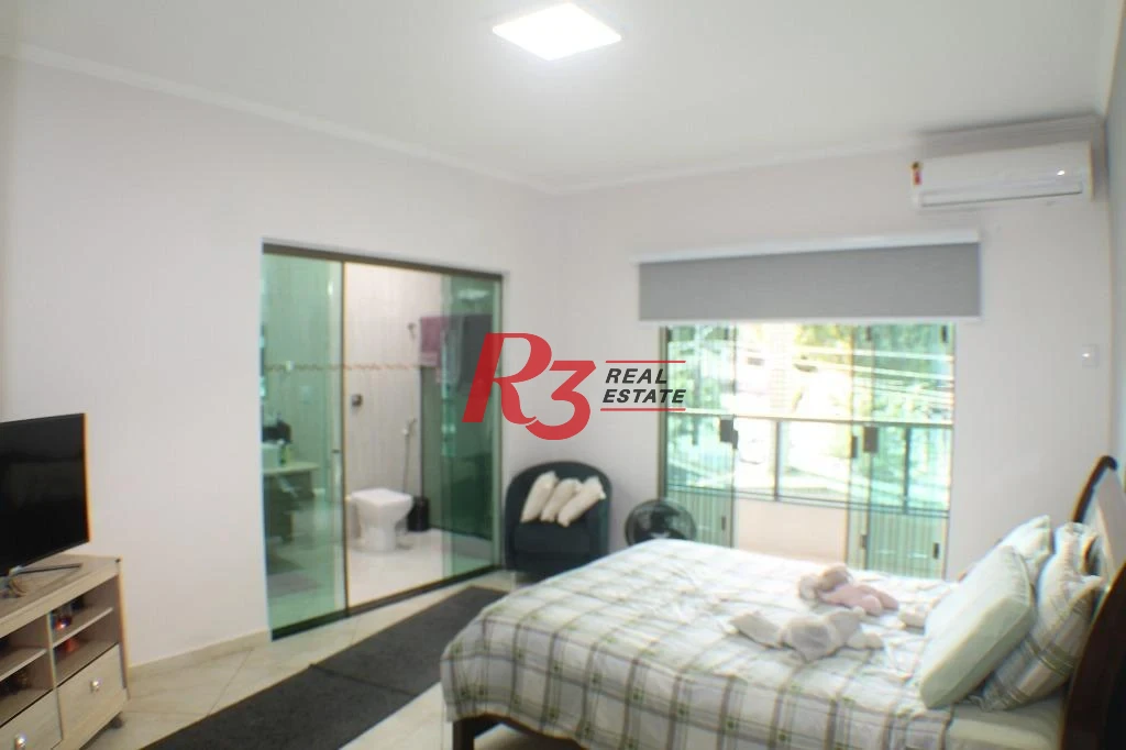 Sobrado com 3 dormitórios à venda, 300 m² por R$ 1.920.000,00 - Boqueirão - Santos/SP