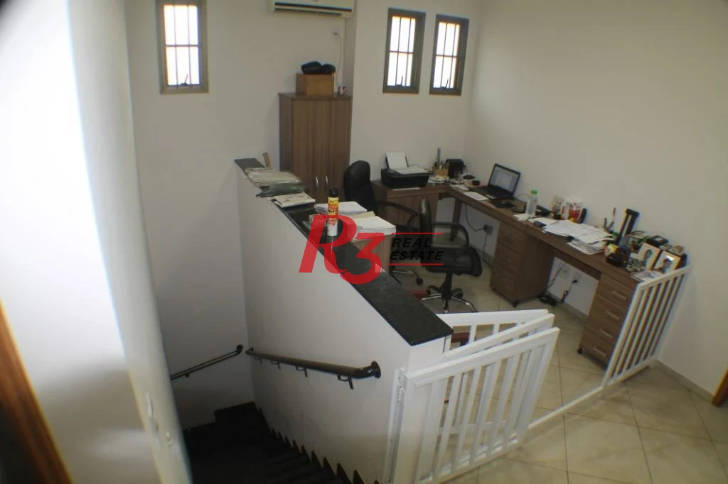 Sobrado com 3 dormitórios à venda, 300 m² por R$ 1.920.000,00 - Boqueirão - Santos/SP