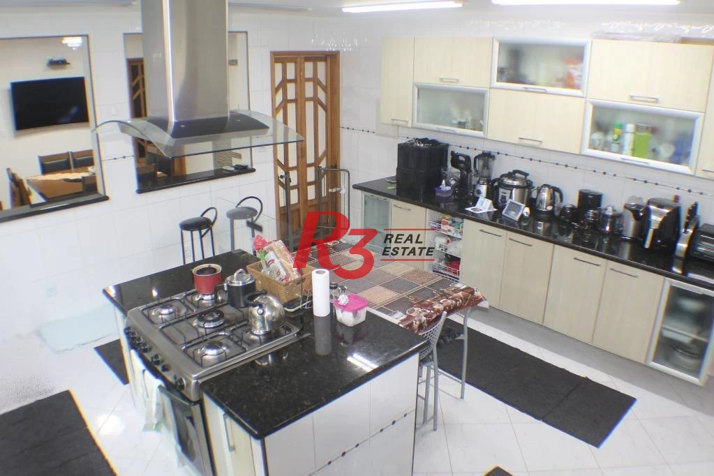 Sobrado com 3 dormitórios à venda, 300 m² por R$ 1.920.000,00 - Boqueirão - Santos/SP