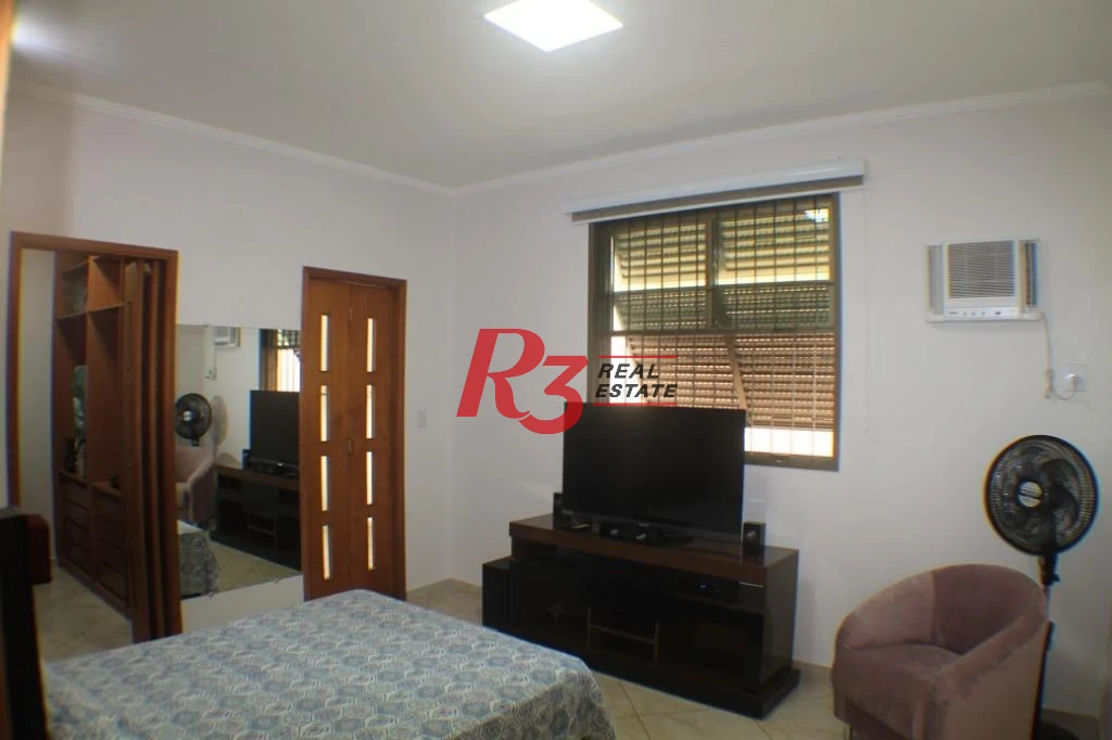 Sobrado com 3 dormitórios à venda, 300 m² por R$ 1.920.000,00 - Boqueirão - Santos/SP