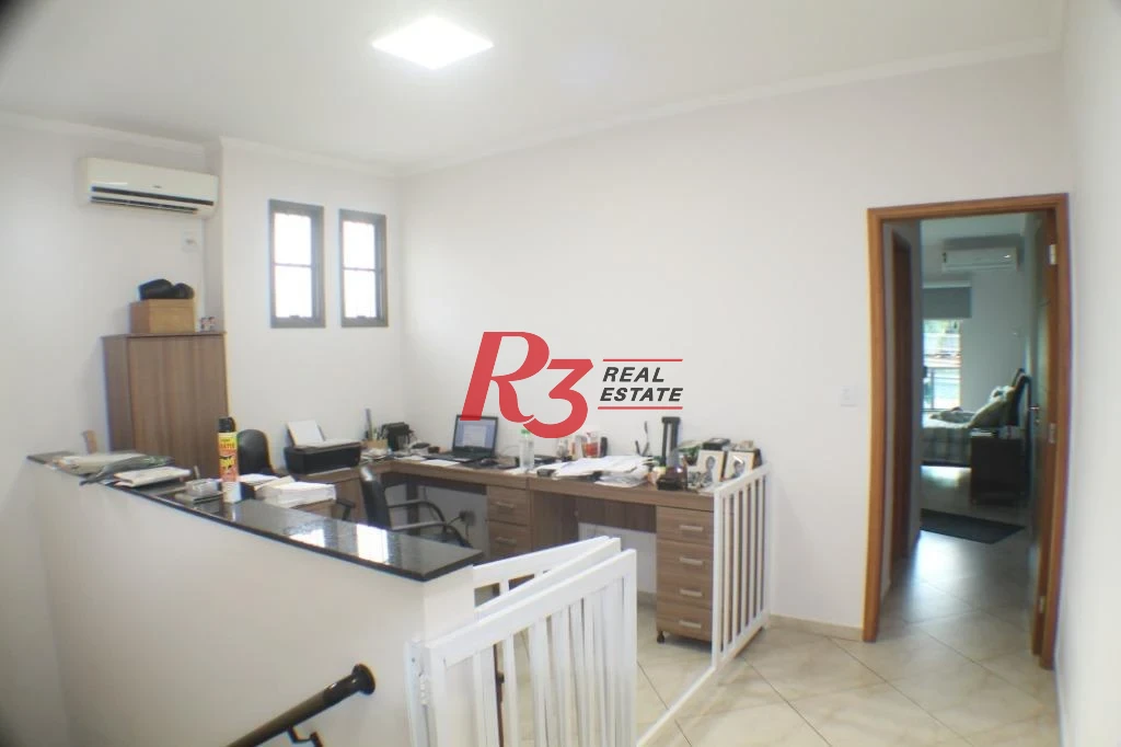 Sobrado com 3 dormitórios à venda, 300 m² por R$ 1.920.000,00 - Boqueirão - Santos/SP