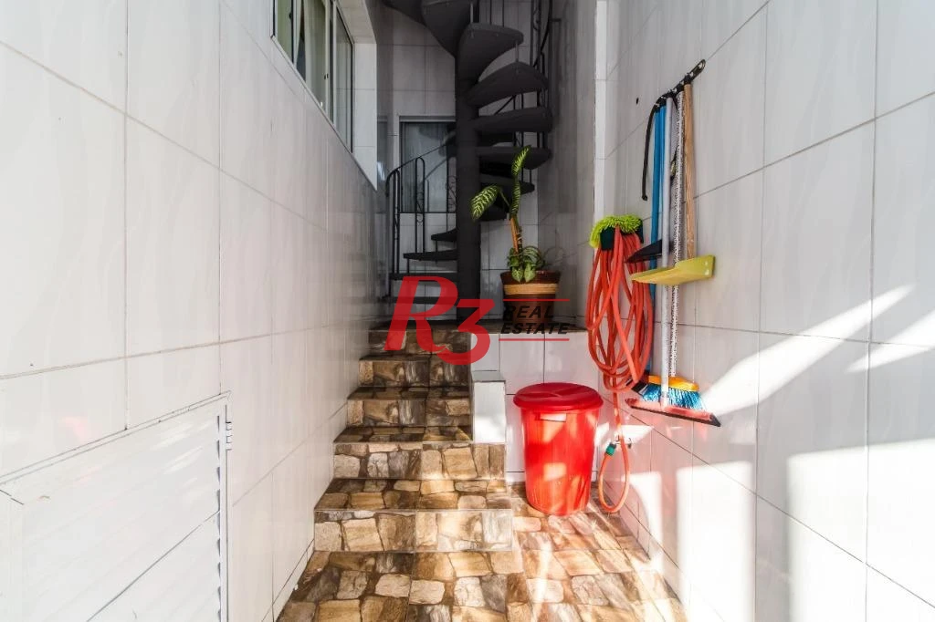 Casa com 2 dormitórios à venda, 180 m² por R$ 691.000,00 - Marapé - Santos/SP