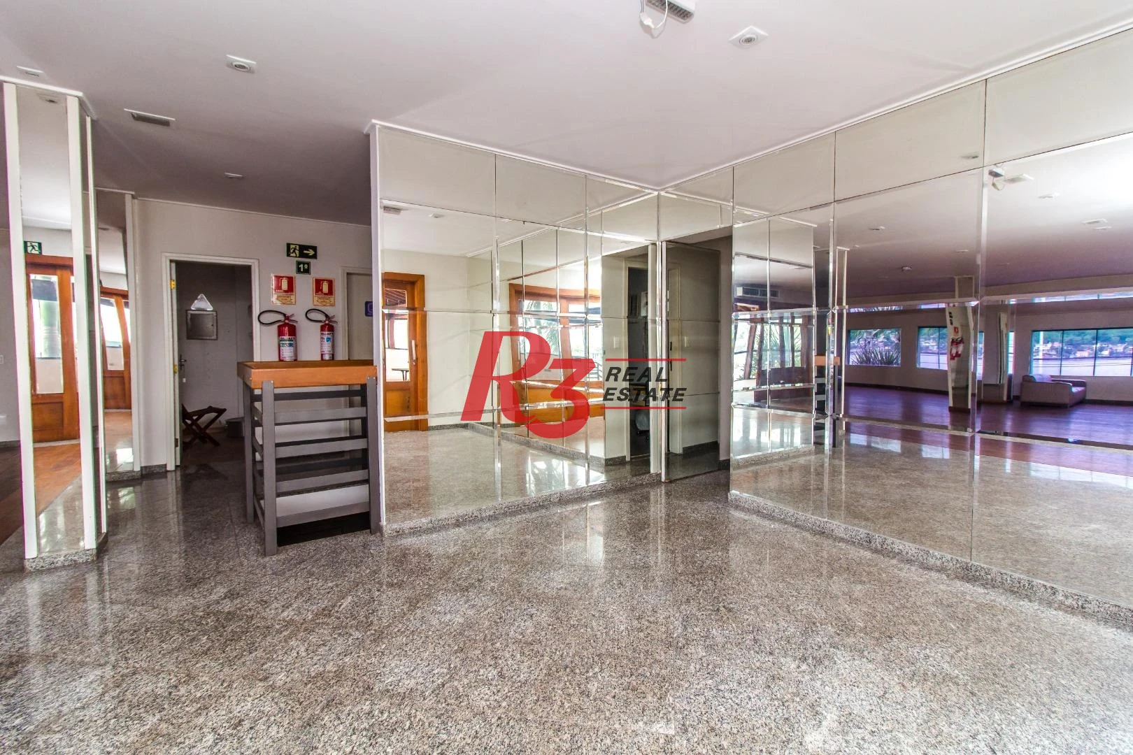 Sobrado à venda, 1183 m² por R$ 6.000.000,00 - Centro - São Vicente/SP