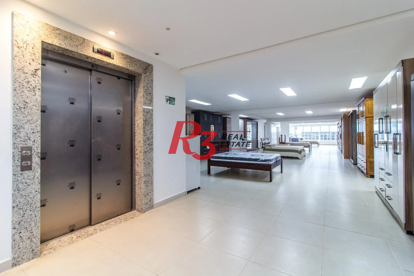 Prédio para alugar, 3000 m² - Centro - Santos/SP