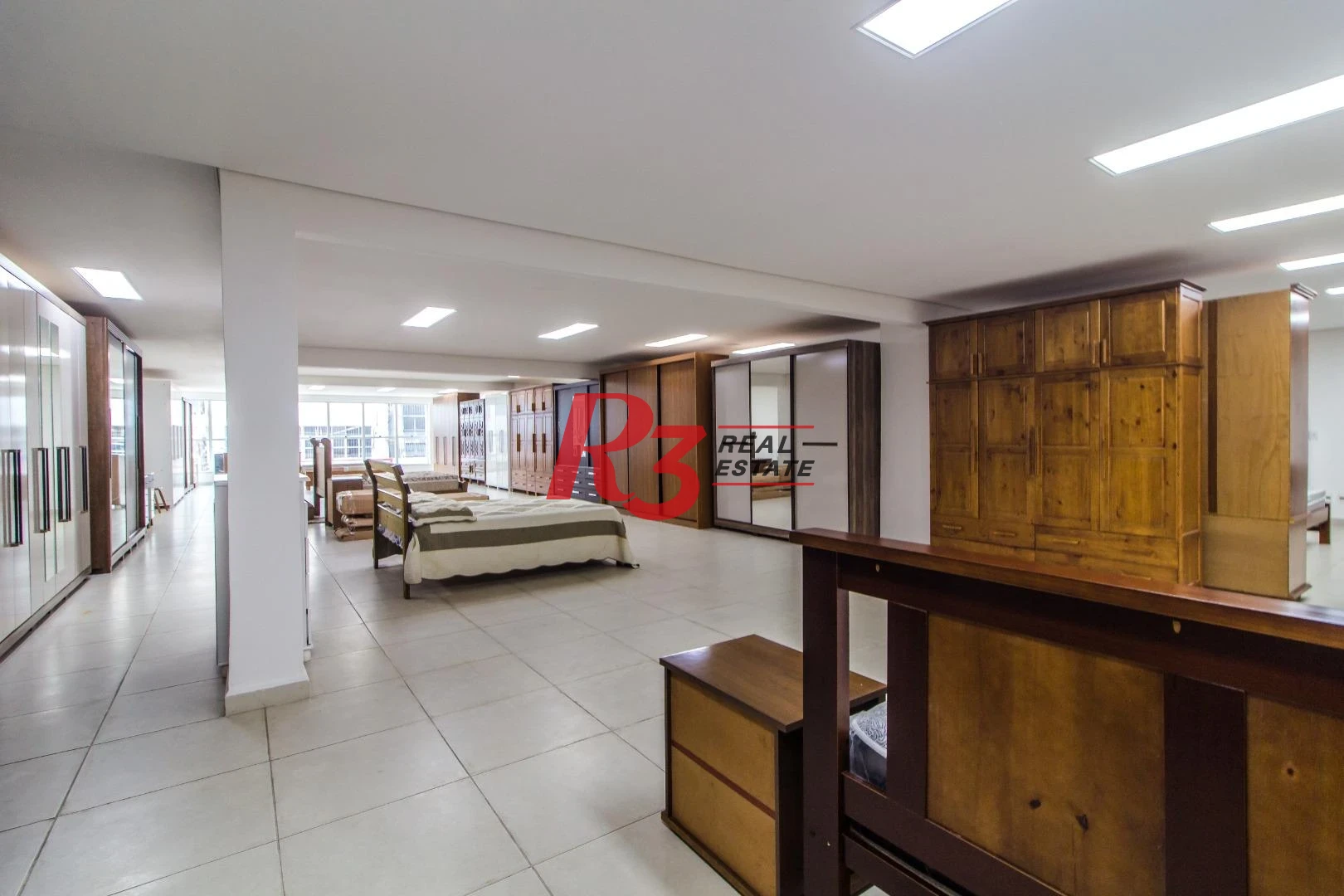 Prédio para alugar, 3000 m² - Centro - Santos/SP