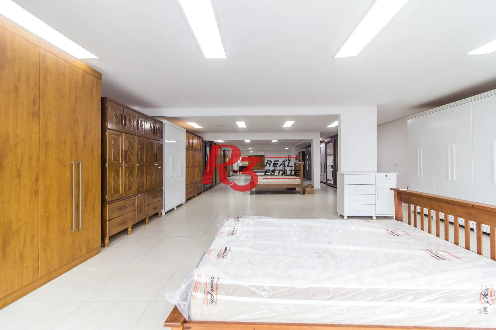 Prédio para alugar, 3000 m² - Centro - Santos/SP