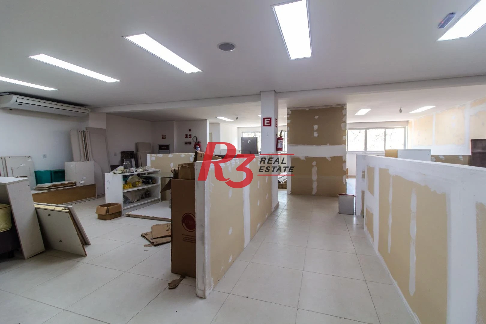 Prédio para alugar, 3000 m² - Centro - Santos/SP