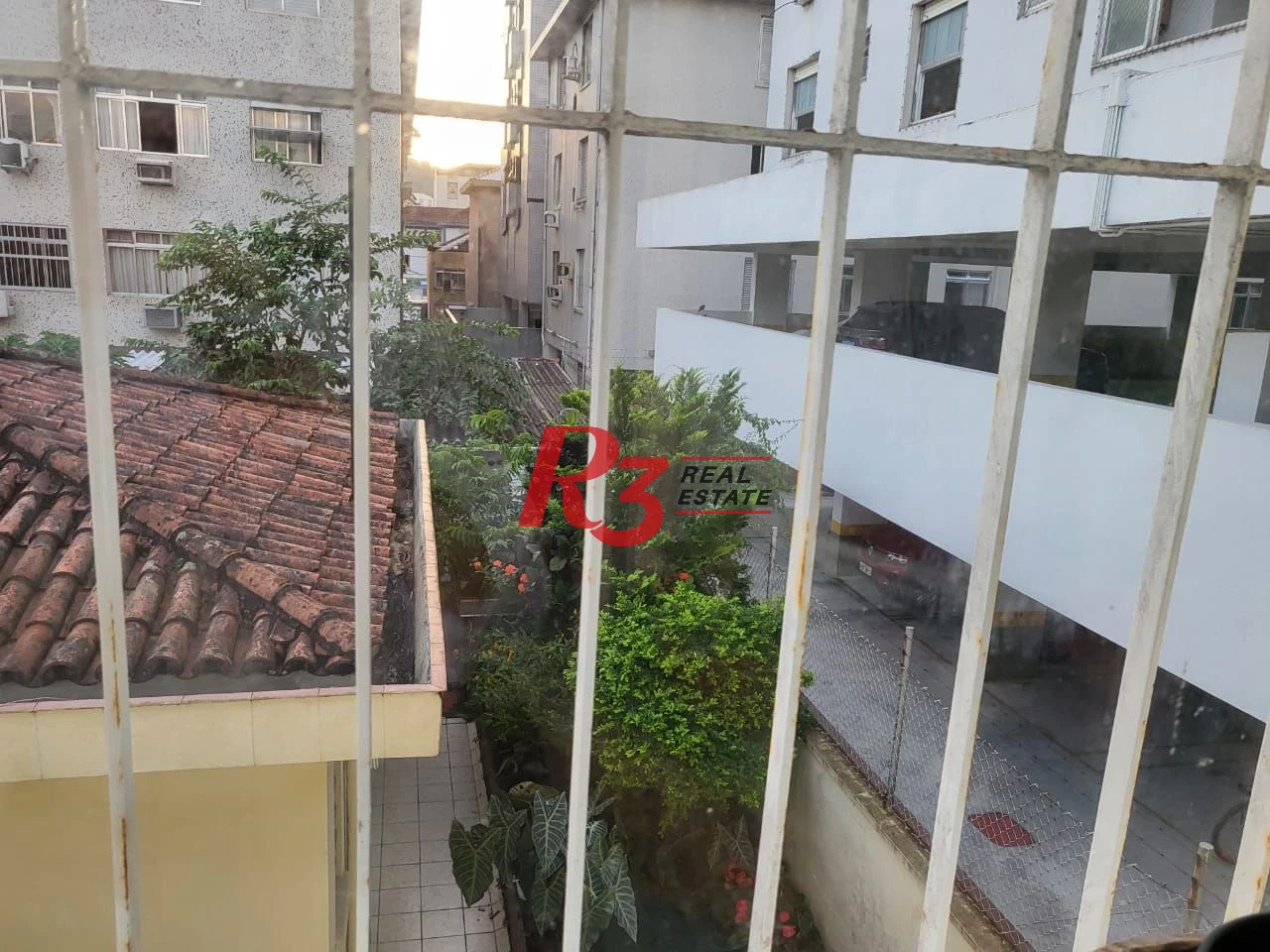 Casa com 4 dormitórios à venda, 480 m² - Gonzaga - Santos/SP