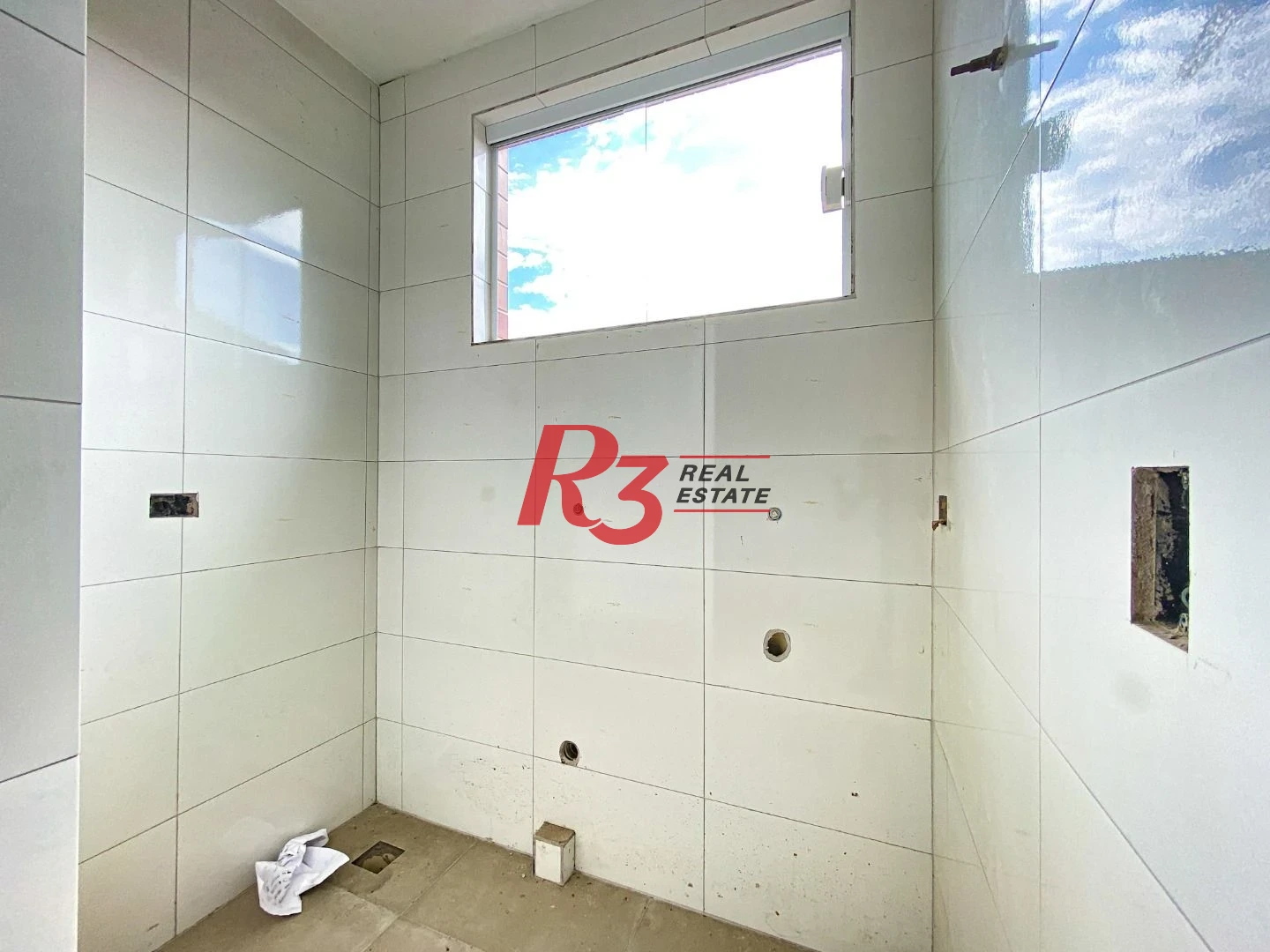 Casa sobreposta alta com 2 dormitórios à venda, 60 m² - Chico de Paula - Santos/SP