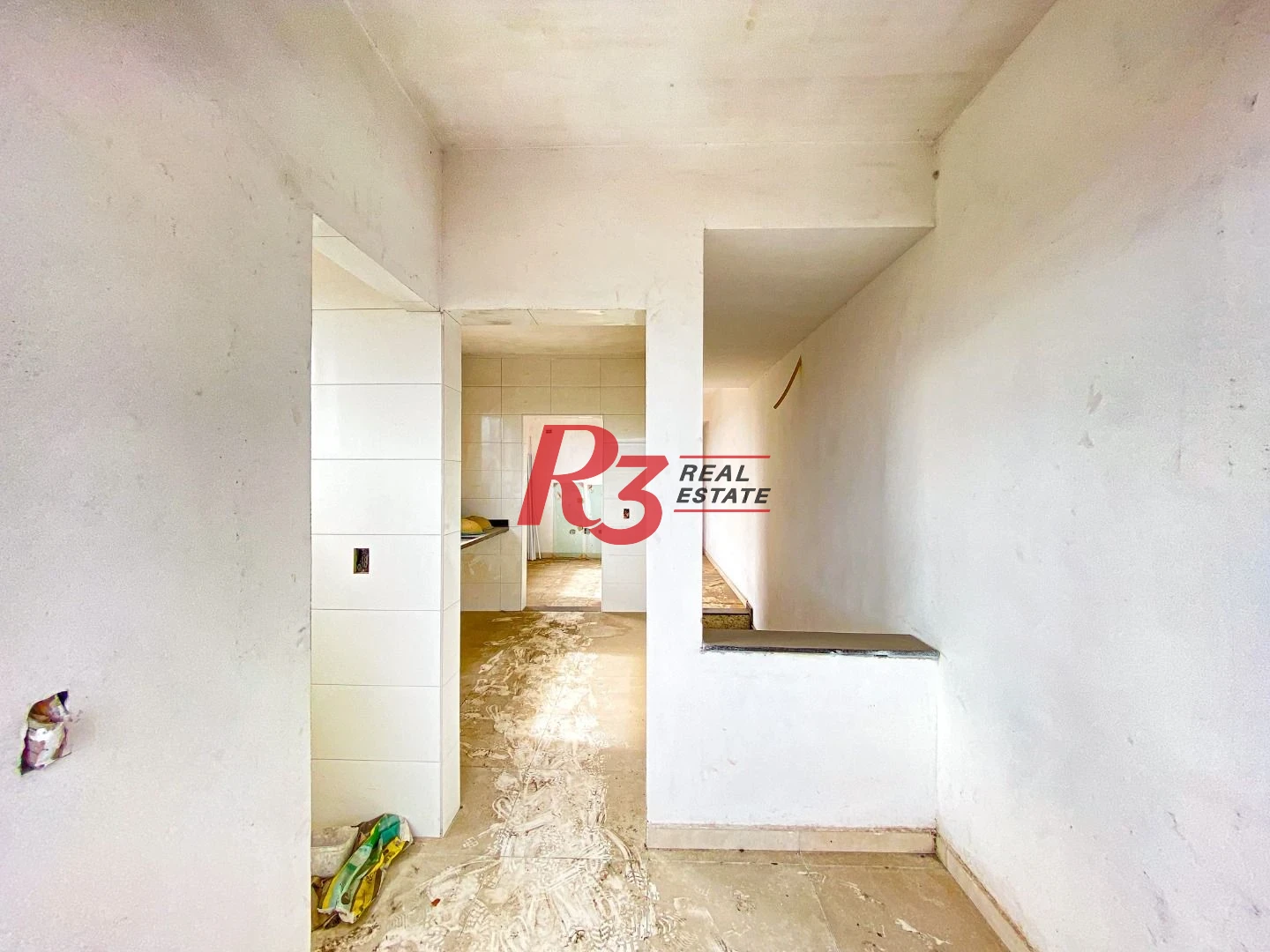 Casa sobreposta alta com 2 dormitórios à venda, 60 m² - Chico de Paula - Santos/SP