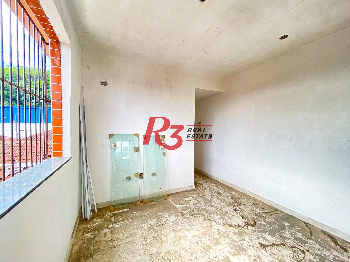Casa sobreposta alta com 2 dormitórios à venda, 60 m² - Chico de Paula - Santos/SP