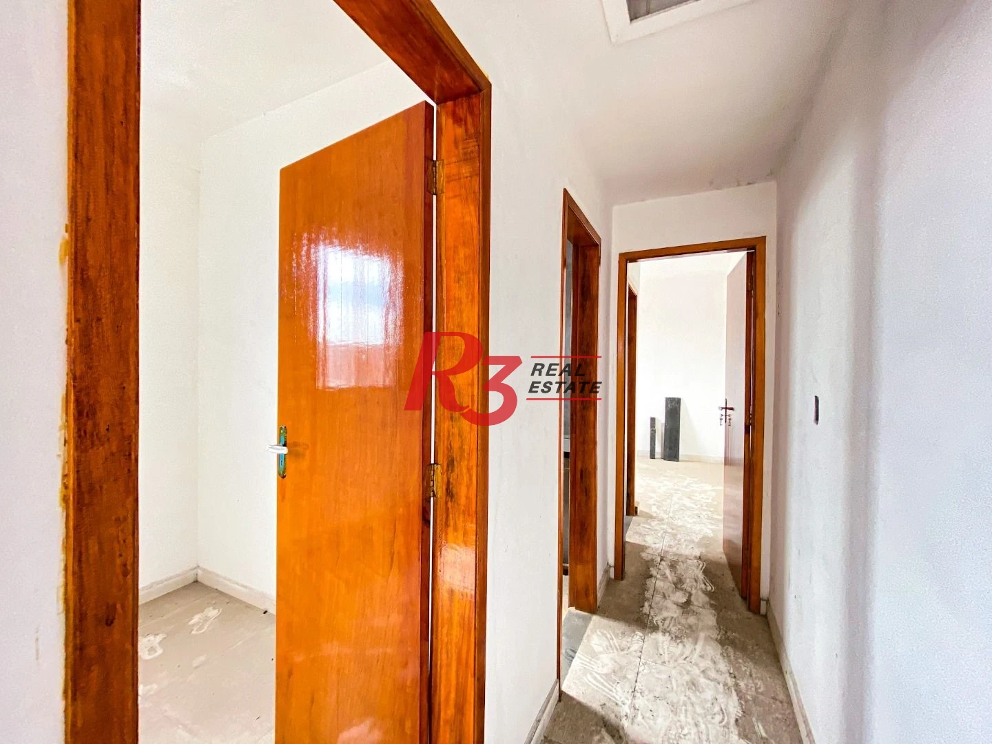 Casa sobreposta alta com 2 dormitórios à venda, 60 m² - Chico de Paula - Santos/SP