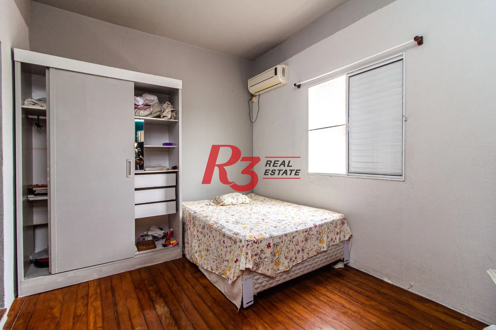 Casa com 3 dormitórios à venda, 350 m² por R$ 750.000,00 - Parque Prainha - São Vicente/SP