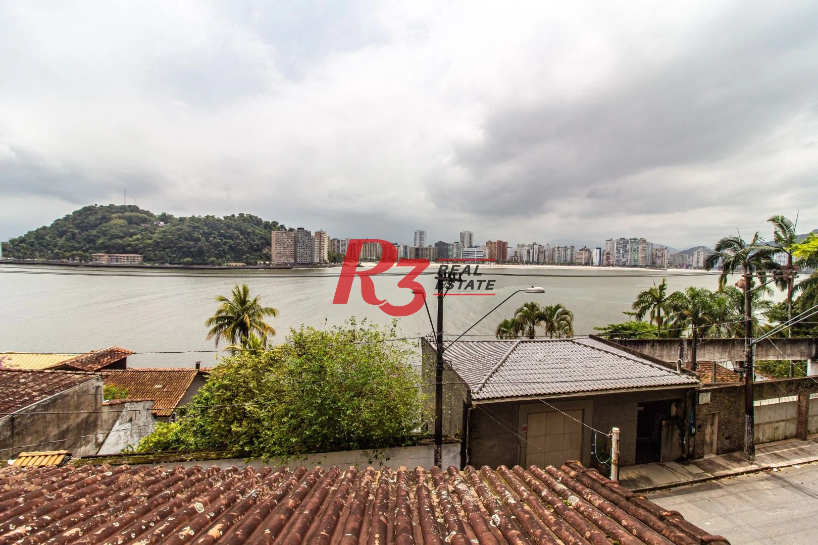Casa com 3 dormitórios à venda, 350 m² por R$ 750.000,00 - Parque Prainha - São Vicente/SP