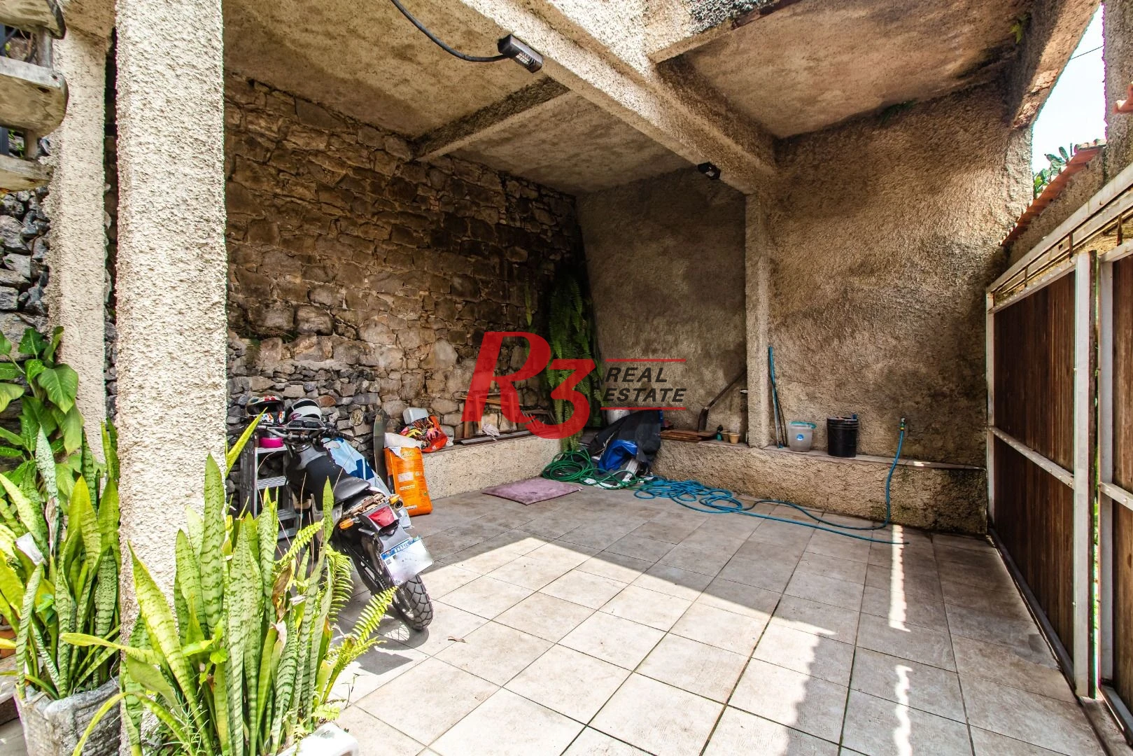 Casa com 3 dormitórios à venda, 350 m² por R$ 750.000,00 - Parque Prainha - São Vicente/SP