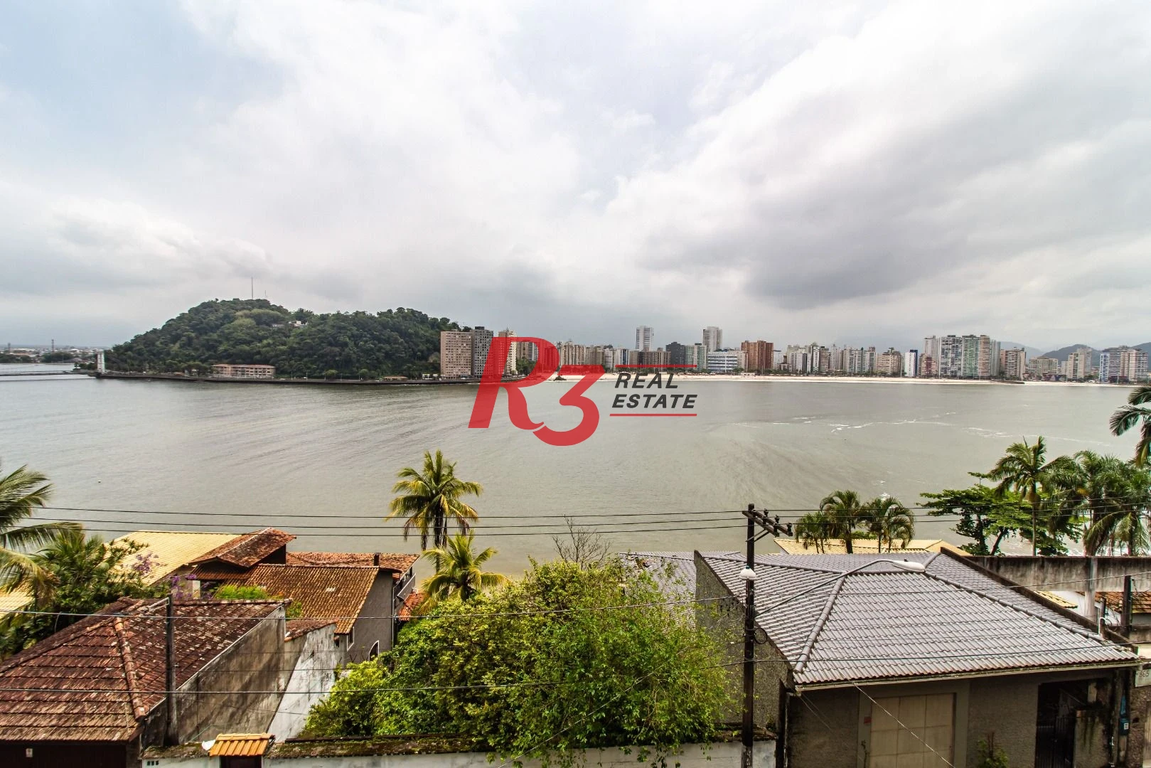 Casa com 3 dormitórios à venda, 350 m² por R$ 750.000,00 - Parque Prainha - São Vicente/SP