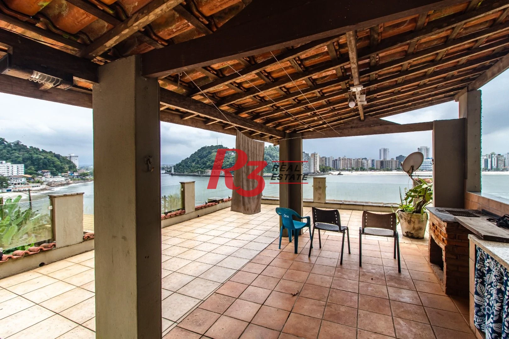 Casa com 3 dormitórios à venda, 350 m² por R$ 750.000,00 - Parque Prainha - São Vicente/SP
