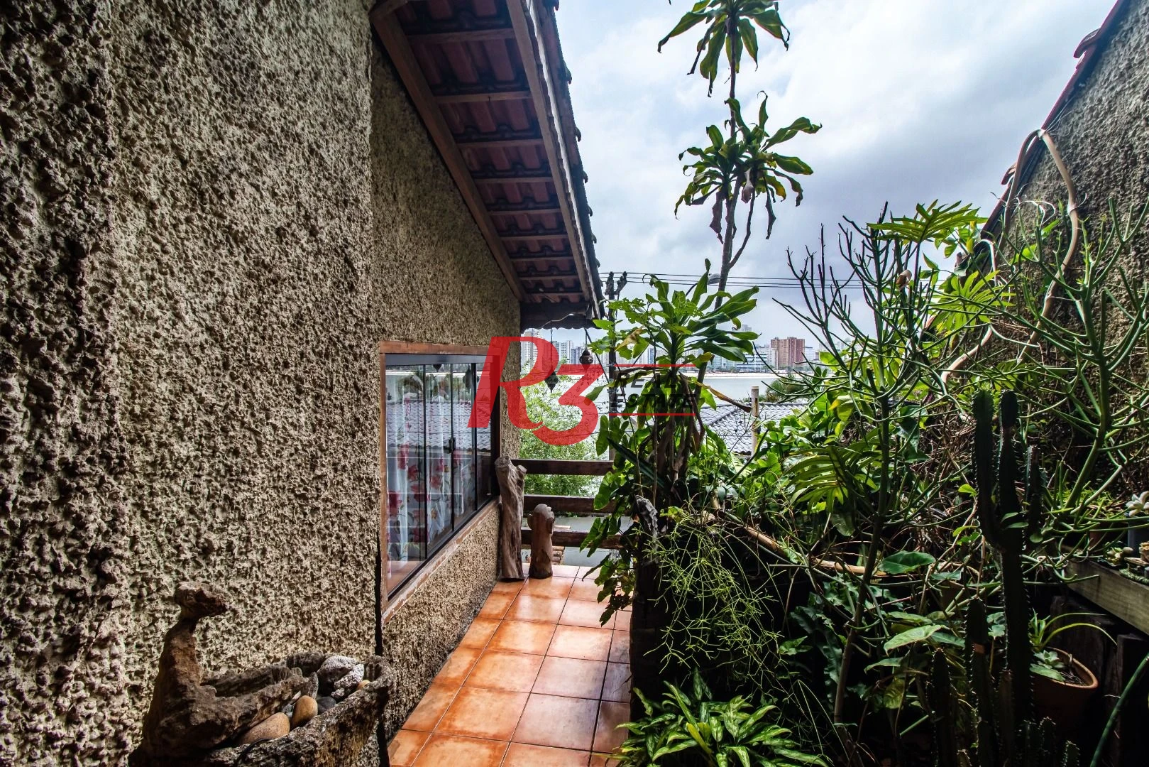Casa com 3 dormitórios à venda, 350 m² por R$ 750.000,00 - Parque Prainha - São Vicente/SP