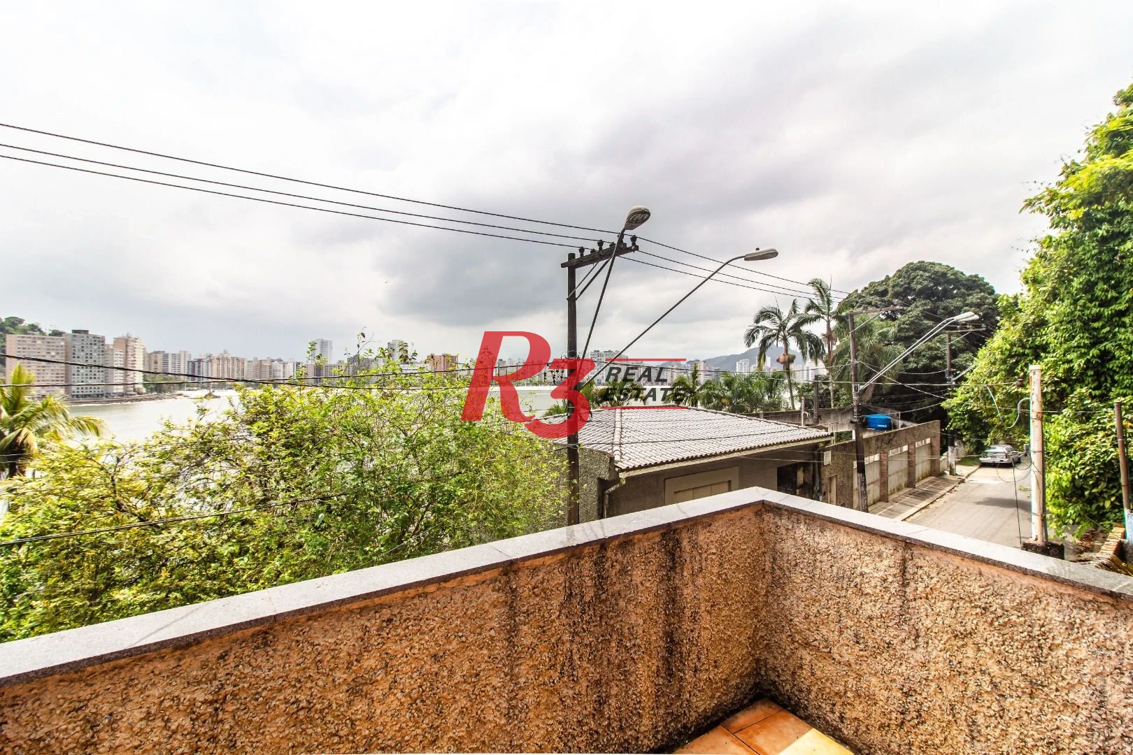 Casa com 3 dormitórios à venda, 350 m² por R$ 750.000,00 - Parque Prainha - São Vicente/SP