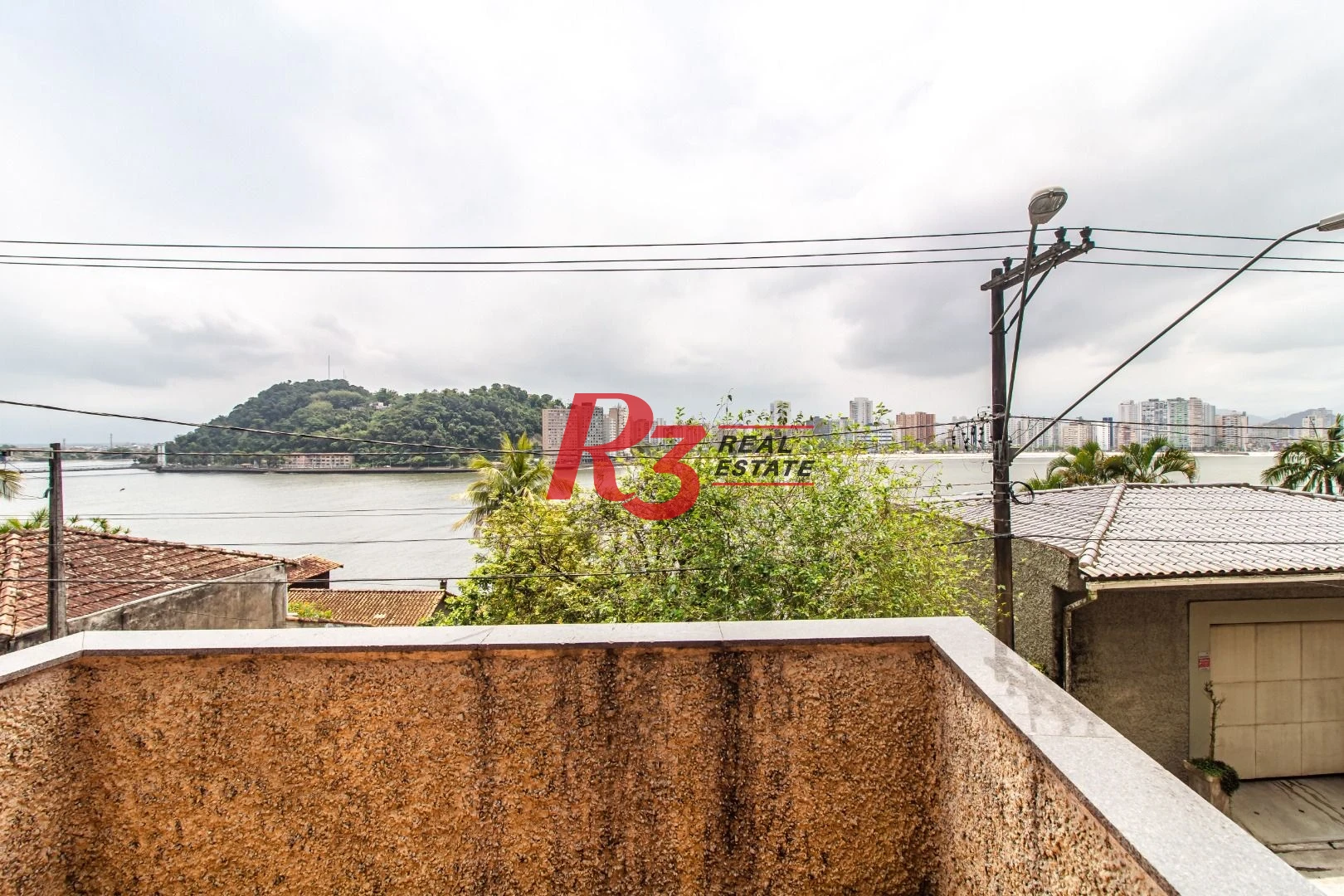 Casa com 3 dormitórios à venda, 350 m² por R$ 750.000,00 - Parque Prainha - São Vicente/SP