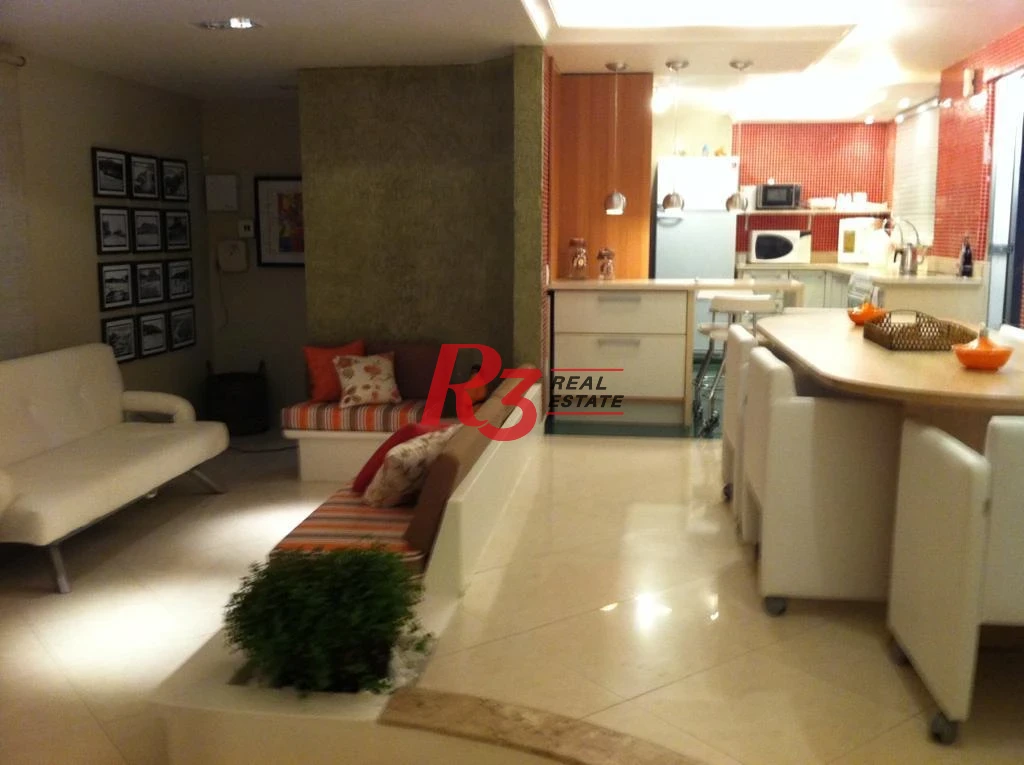 Casa com 4 dormitórios à venda, 250 m²
