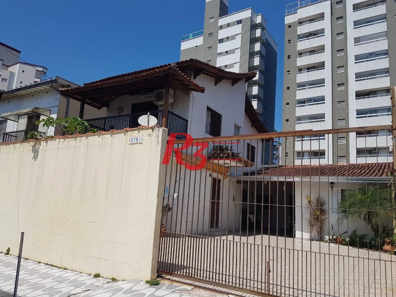 Sobrado com 3 dormitórios à venda, 124 m² por R$ 930.000,00 - Mirim - Praia Grande/SP