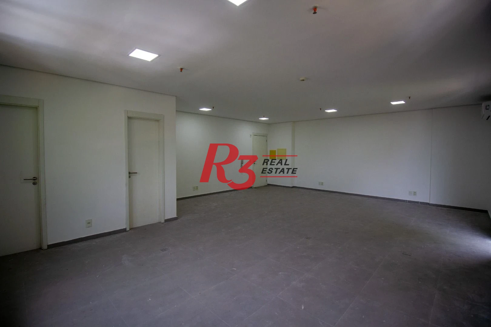Sala à venda, 66 m² por R$ 319.990,00 - Valongo - Santos/SP