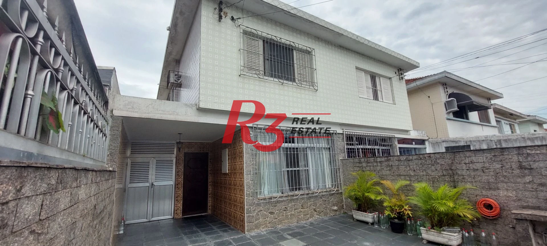 Sobrado com 3 dormitórios à venda, 160 m² - Vila Cascatinha - São Vicente/SP