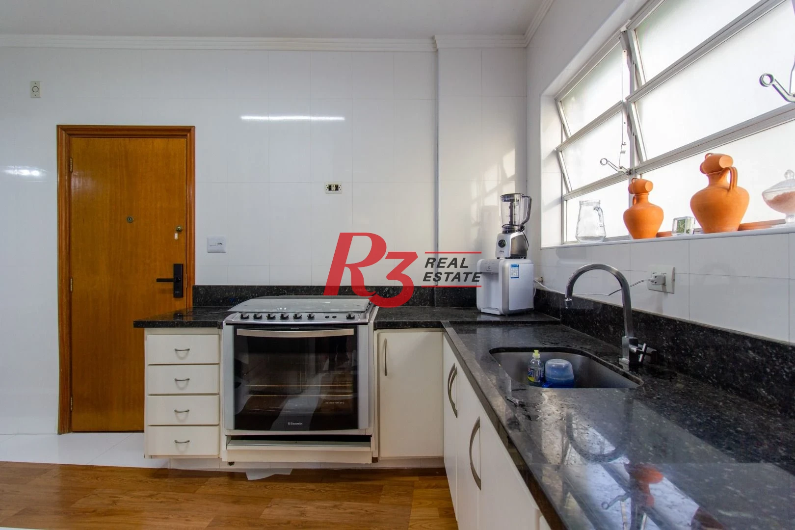 Apartamento com 4 dormitórios à venda, 150 m² - Gonzaga - Santos/SP