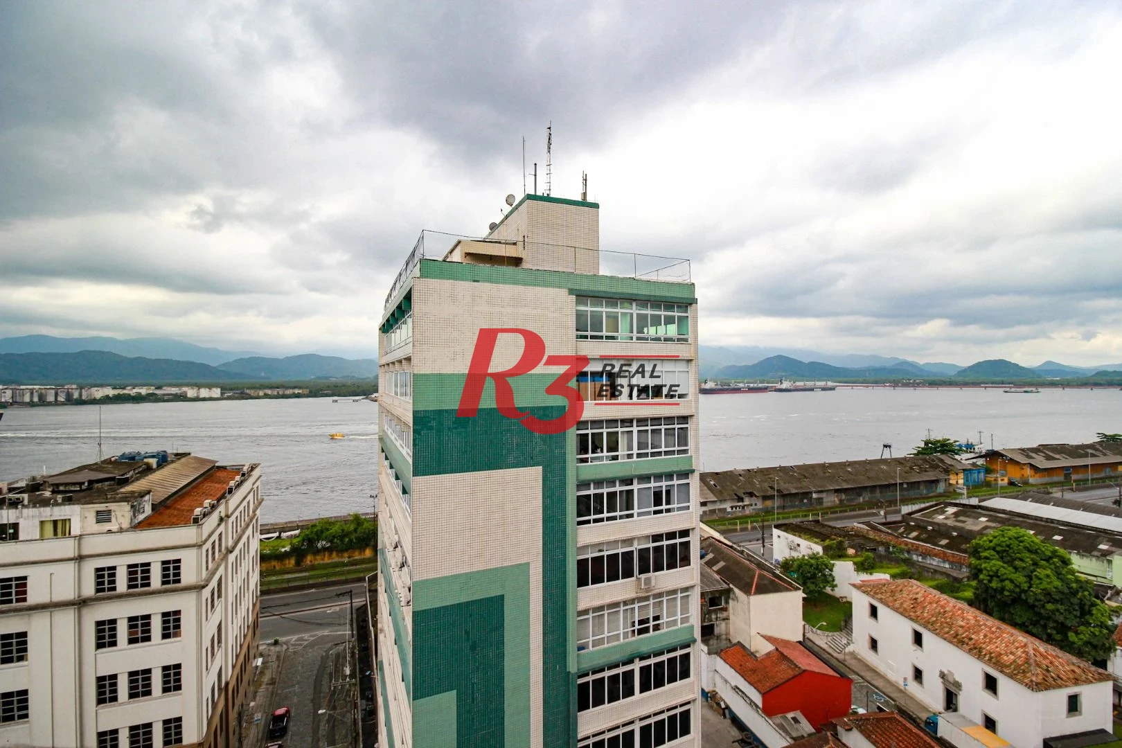 Sala para alugar, 90 m²  - Centro - Santos/SP