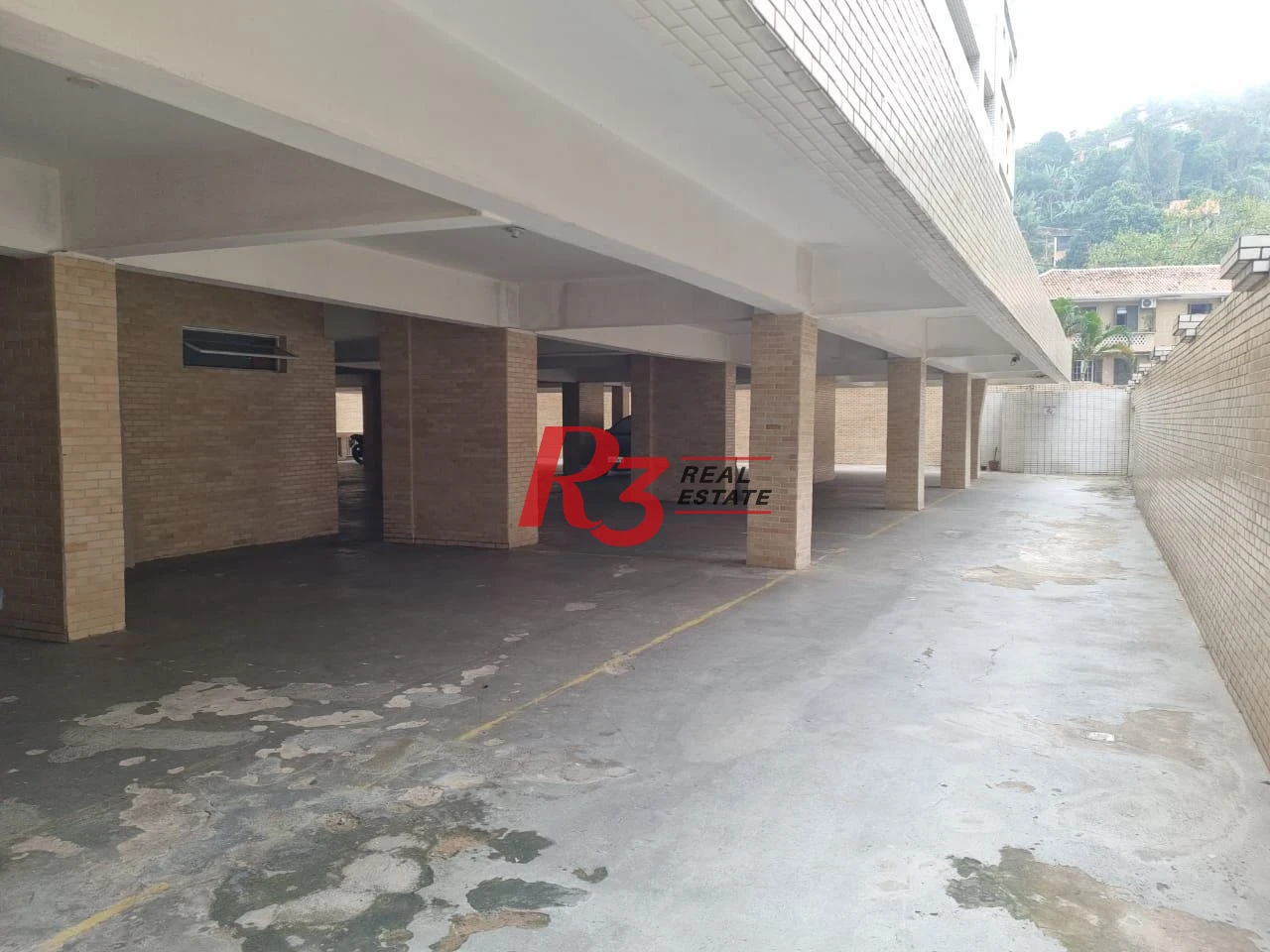 Oportunidade à venda no José Menino! Porteira fechada, 2 quartos,sacada vista livre,  1 vaga, lazer com piscina e academia, andar alto, portaria 24h!