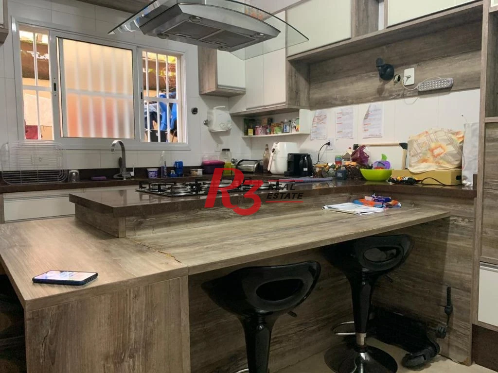 Sobrado com 4 dormitórios à venda, 195 m² - Centro - São Vicente/SP