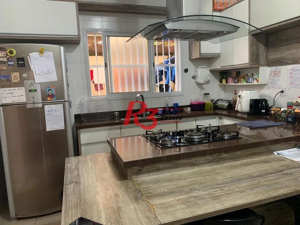 Sobrado com 4 dormitórios à venda, 195 m² - Centro - São Vicente/SP
