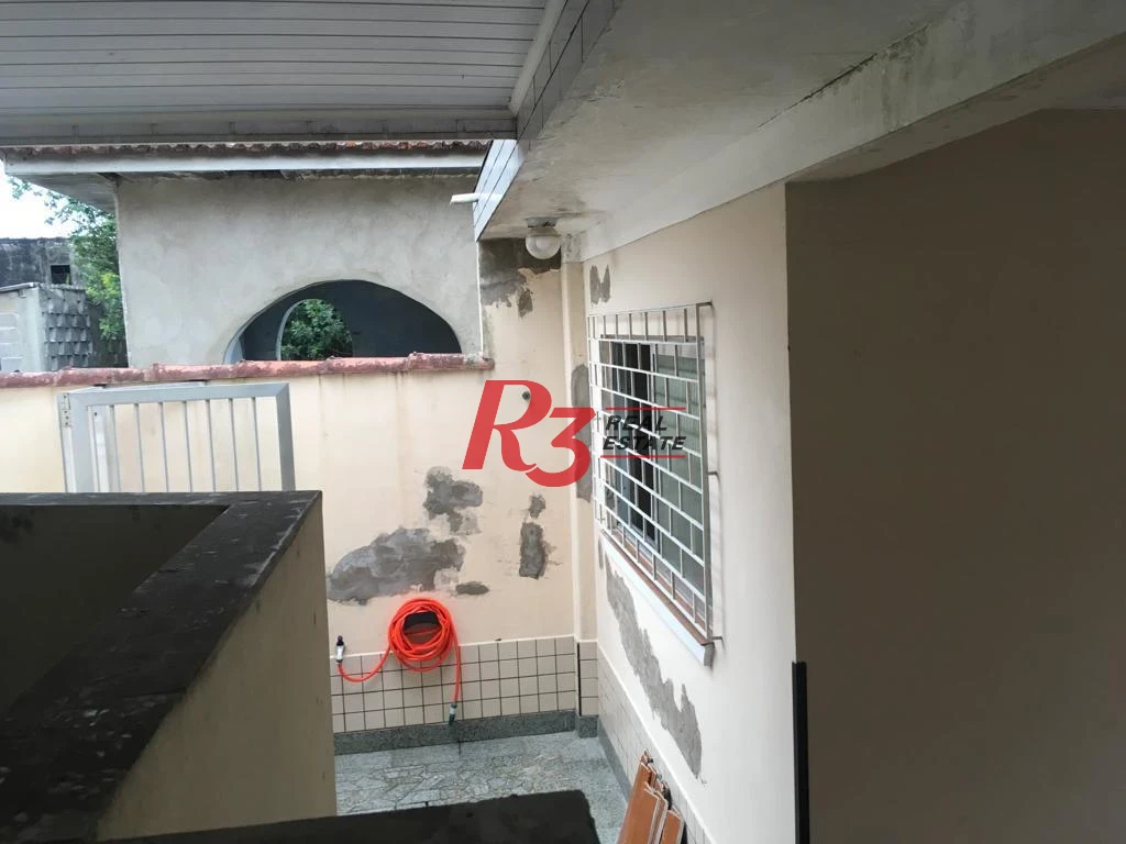 Casa com 3 dormitórios à venda, 199 m² por R$ 650.000,00 - Vila Cascatinha - São Vicente/SP