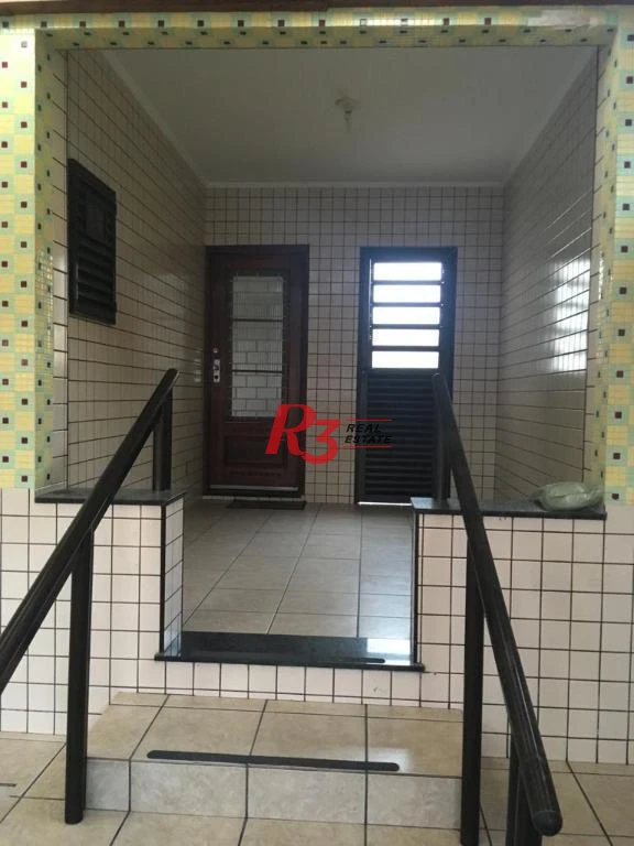 Casa com 3 dormitórios à venda, 199 m² por R$ 650.000,00 - Vila Cascatinha - São Vicente/SP