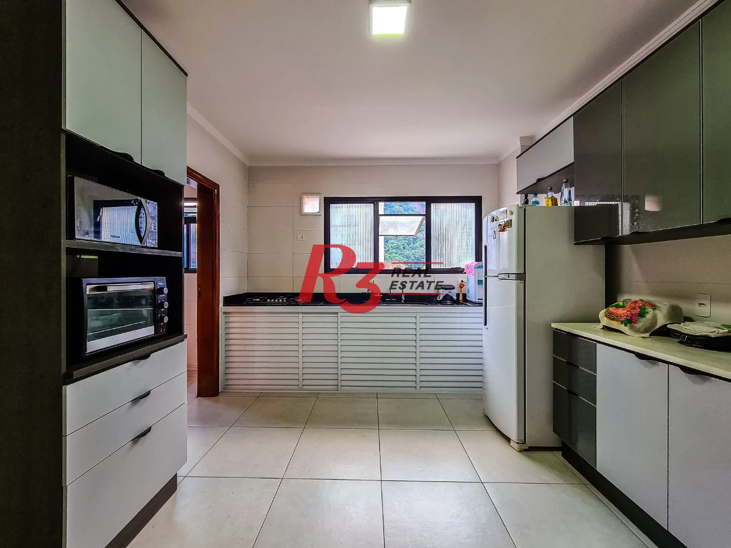 Apartamento com 3 dormitórios à venda, 130 m² por R$ 620.000,00 - Marapé - Santos/SP