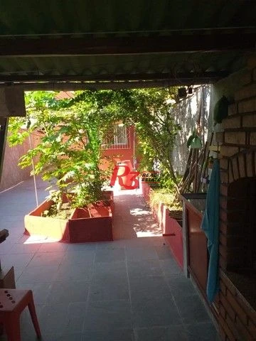 Sobrado com 3 dormitórios a venda na Vila Cascatinha.
