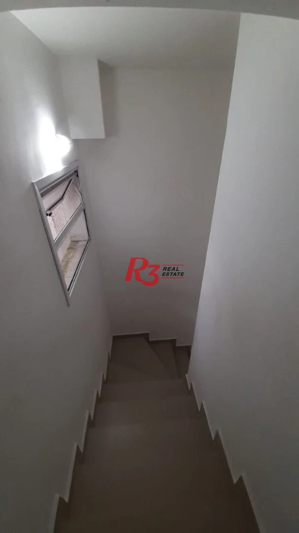 Casa triplex a venda, com 90 m², garagem fechada, 2 suítes, no Estuário, em Santos SP