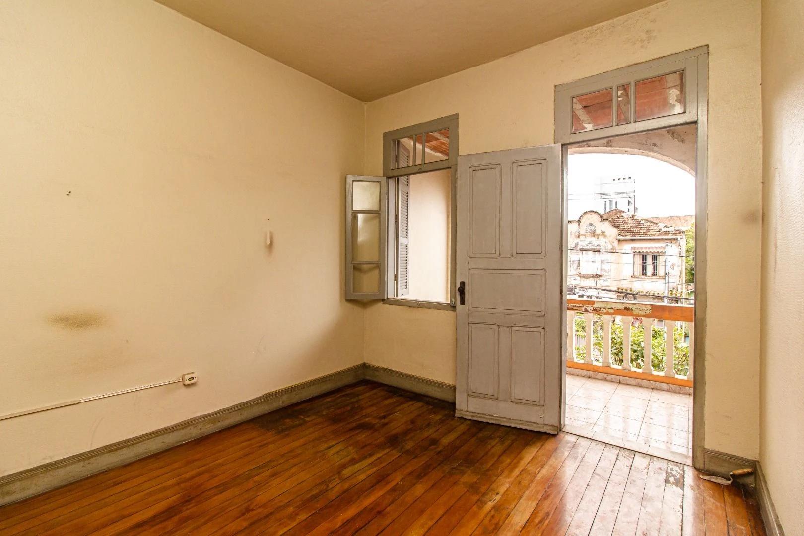 Sobrado com 5 dormitórios, 207 m² - venda por R$ 1.400.000,00 ou aluguel por R$ 6.409,23/mês - Macuco - Santos/SP
