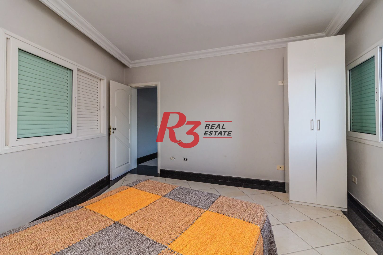Sobrado à venda, 850 m² por R$ 4.000.000,00 - Balneário Praia do Pernambuco - Guarujá/SP
