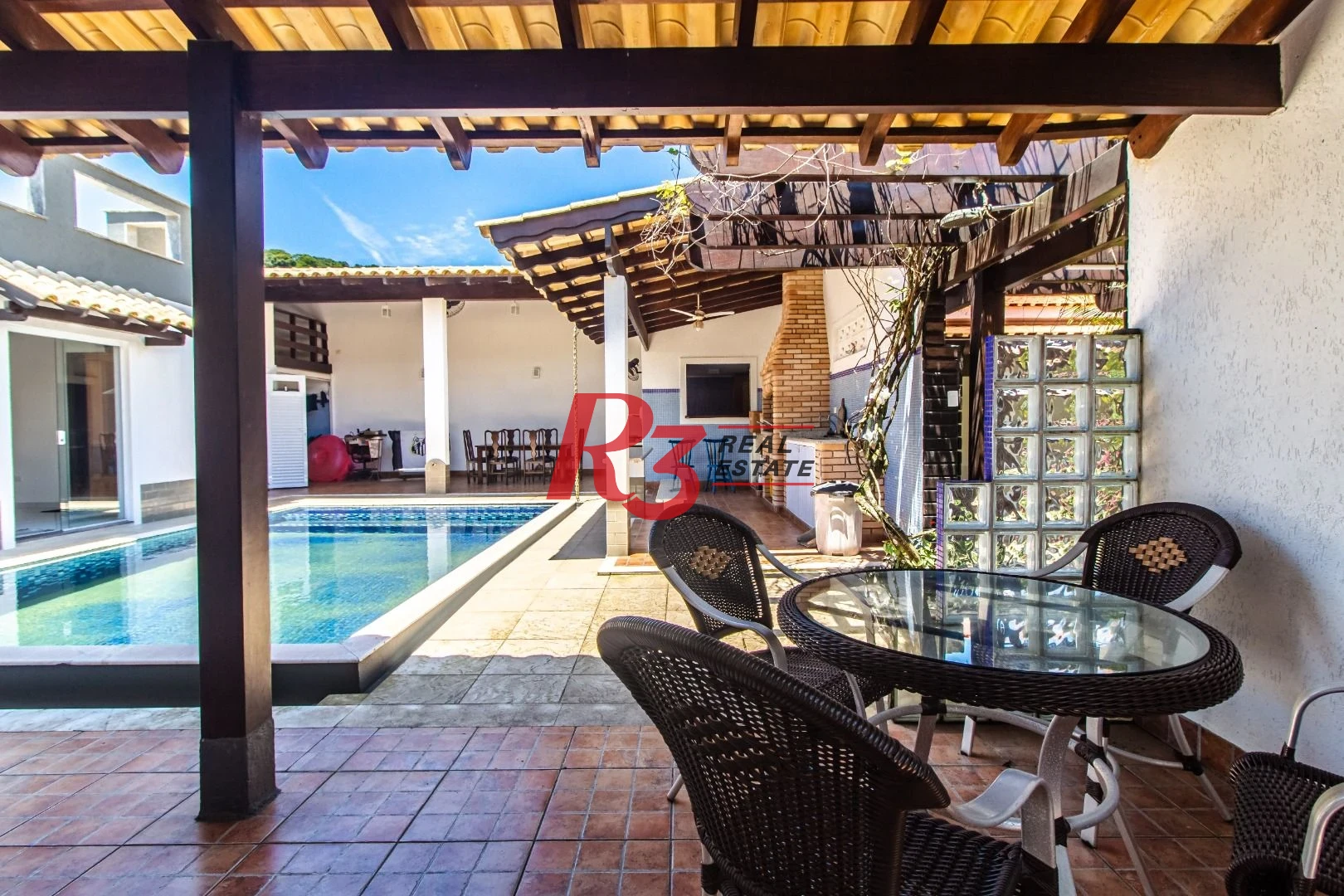 Casa com 4 dormitórios à venda, 360m² útil, R$ 1.250.000 - Praia do Tombo - Guarujá/SP