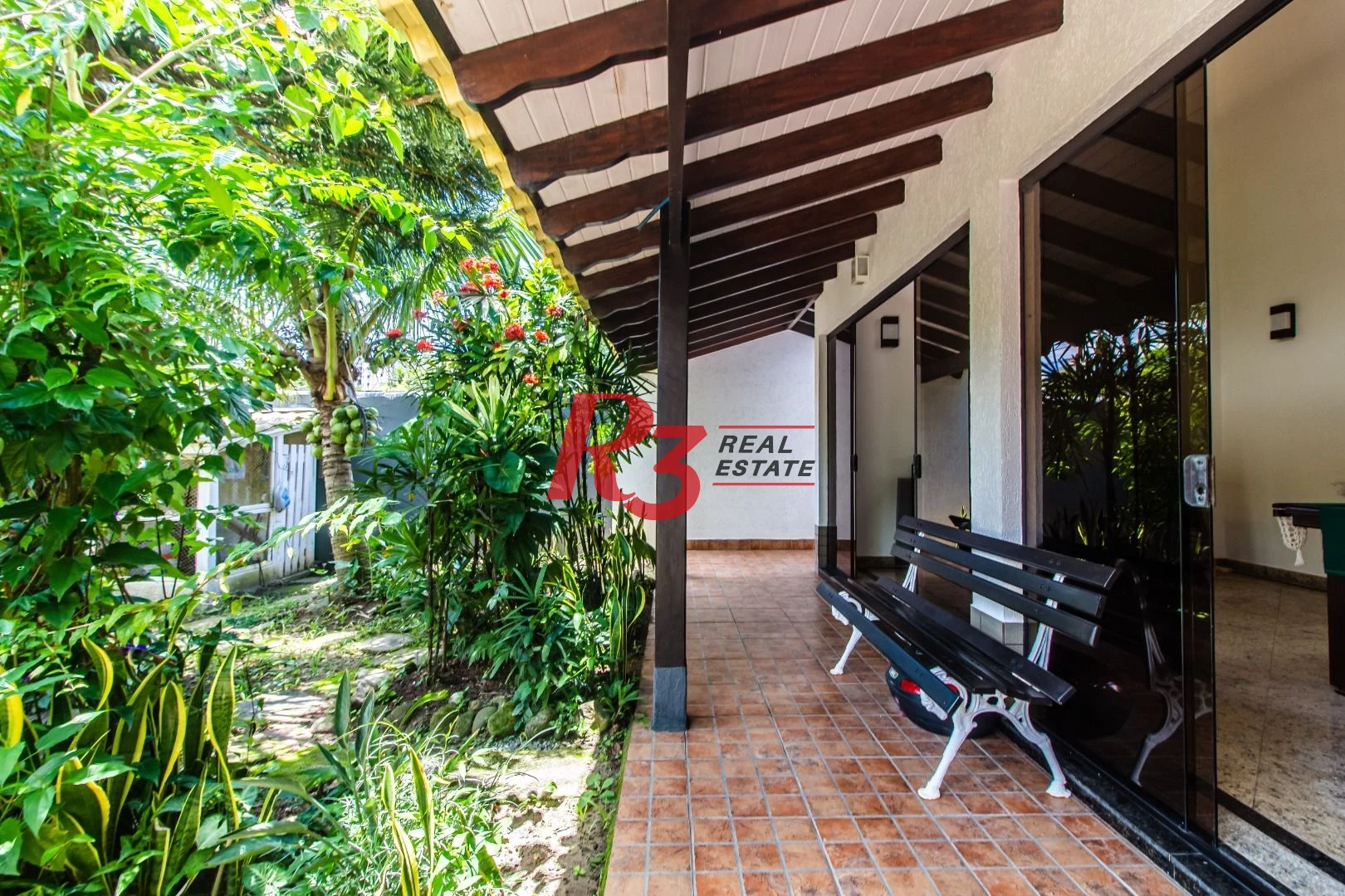 Casa com 4 dormitórios à venda, 360m² útil, R$ 1.250.000 - Praia do Tombo - Guarujá/SP