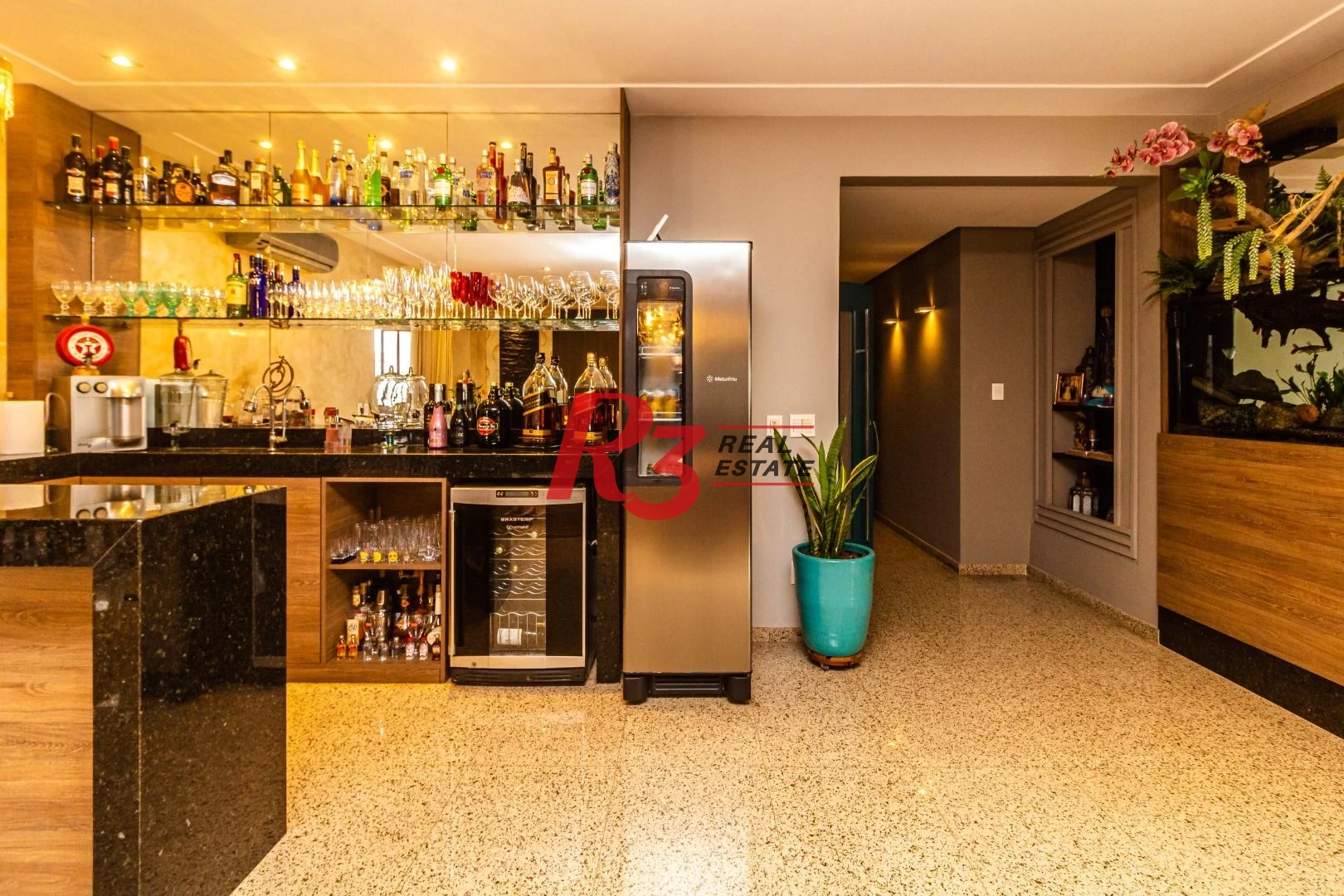 Apartamento com 4 suítes, localização privilegiada, à venda, 377 m² - Gonzaga - Santos/SP