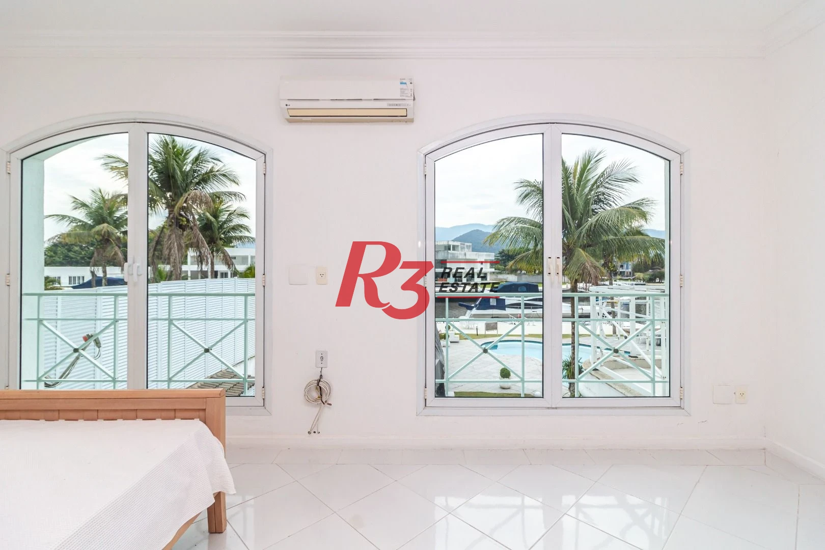 Casa com 5 dormitórios à venda, 900 m² por R$ 13.400.000,00 - Santo Amaro - Guarujá/SP