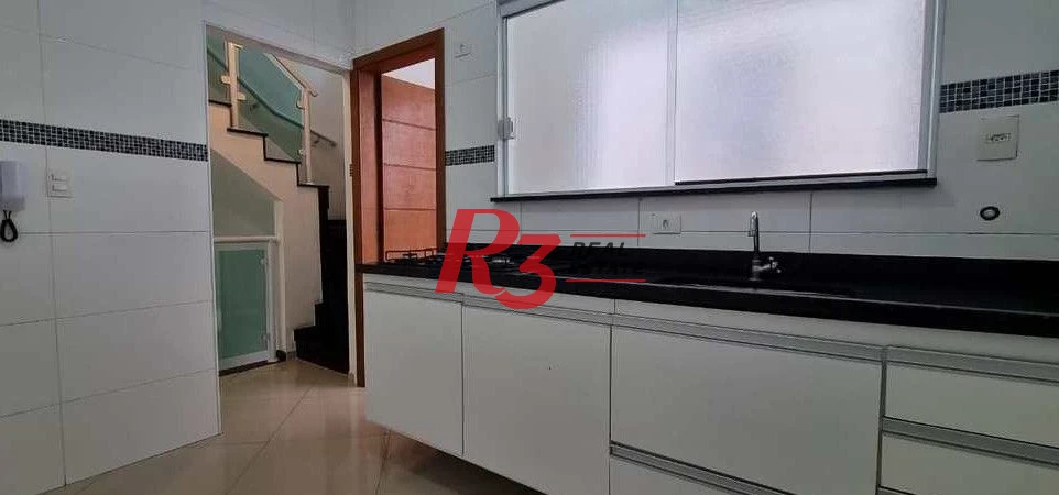 Sobrado com 3 dormitórios à venda, 110 m² por R$ 650.000,00 - José Menino - Santos/SP