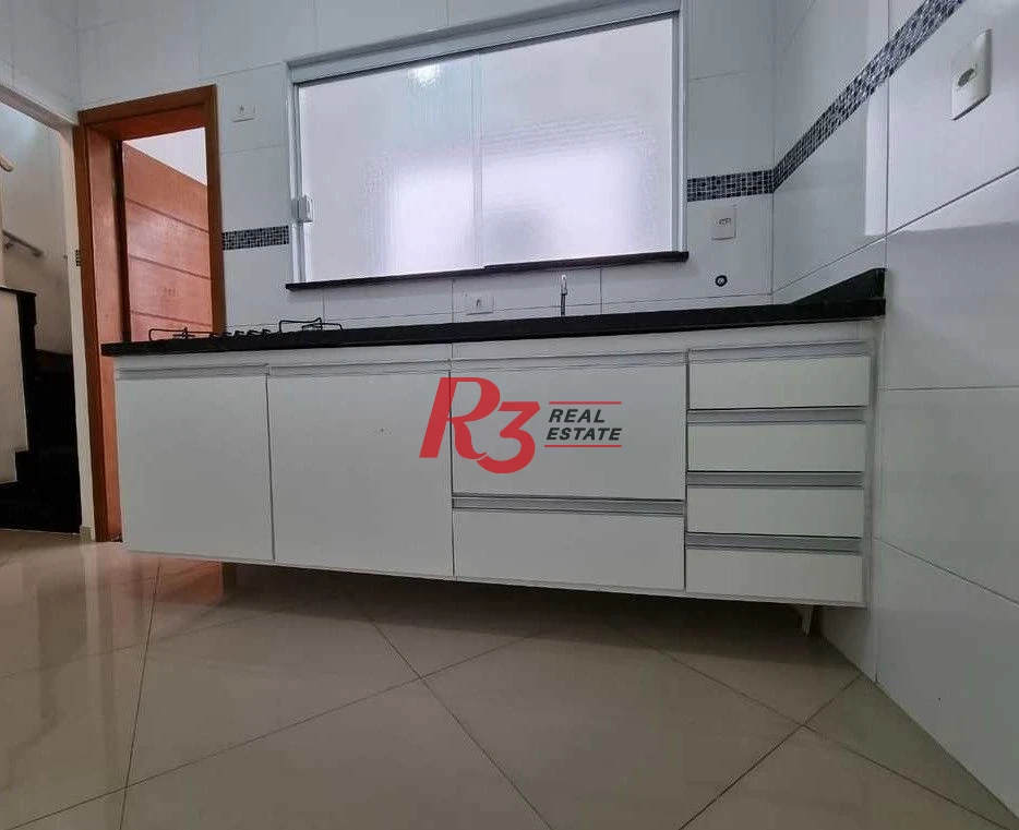 Sobrado com 3 dormitórios à venda, 110 m² por R$ 650.000,00 - José Menino - Santos/SP