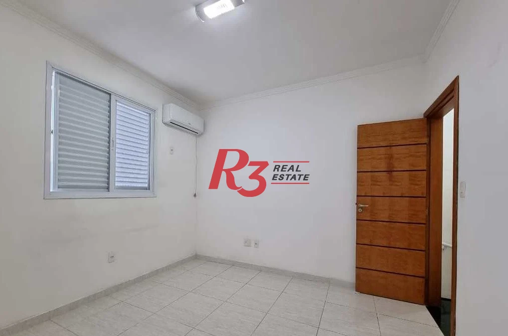 Sobrado com 3 dormitórios à venda, 110 m² por R$ 650.000,00 - José Menino - Santos/SP