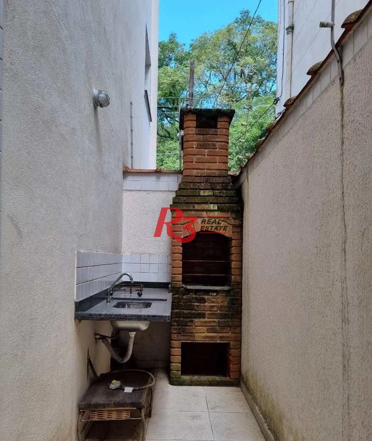 Sobrado com 3 dormitórios à venda, 110 m² por R$ 650.000,00 - José Menino - Santos/SP